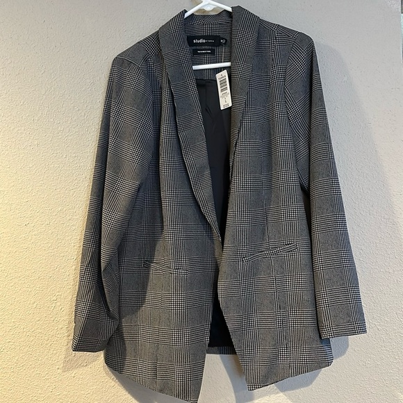torrid Jackets & Blazers - Torrid Parker Studio Crepe Blazer